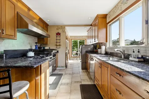 34 Seabreeze Road Massapequa NY 11758