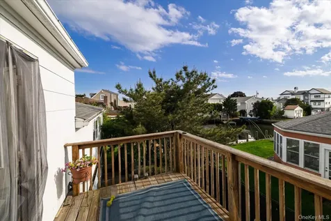 34 Seabreeze Road Massapequa NY 11758