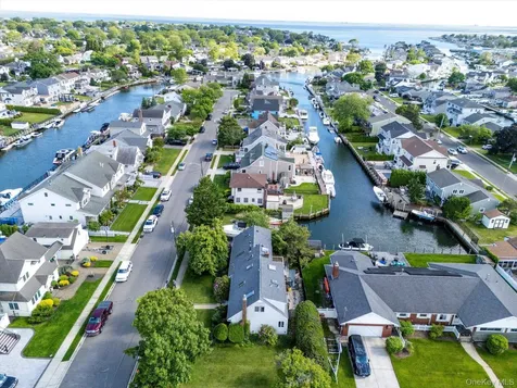 34 Seabreeze Road Massapequa NY 11758
