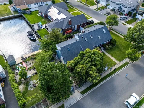 34 Seabreeze Road Massapequa NY 11758