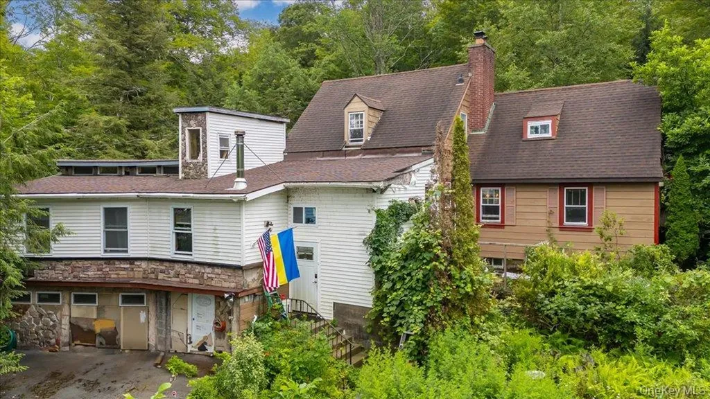2 Couzines Road Woodbourne NY 12788