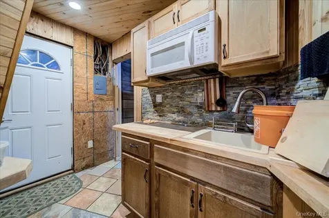2 Couzines Road Woodbourne NY 12788