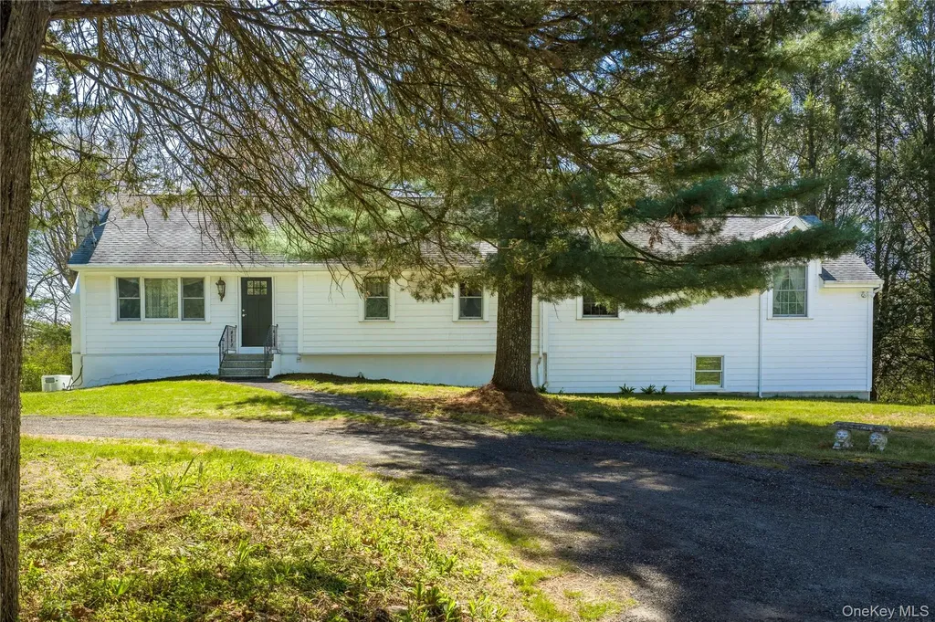 103 S Harmony Hill Road Pawling NY 12564