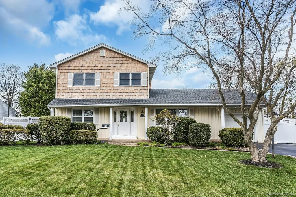 33 Primrose Lane Kings Park NY 11754