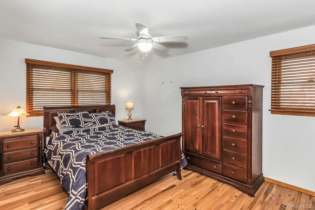 33 Primrose Lane Kings Park NY 11754