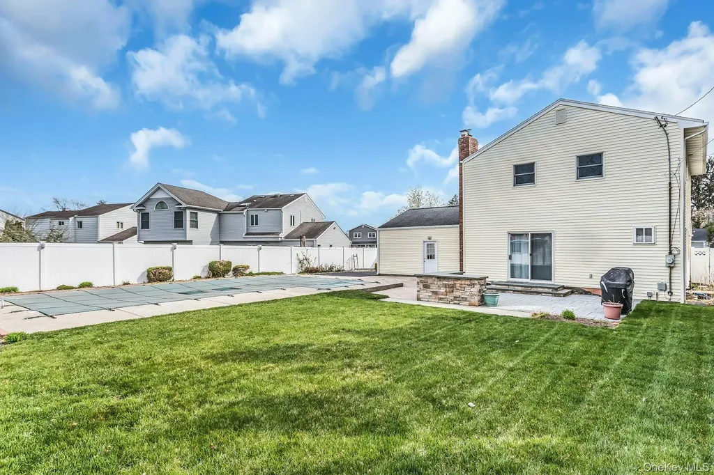 33 Primrose Lane Kings Park NY 11754