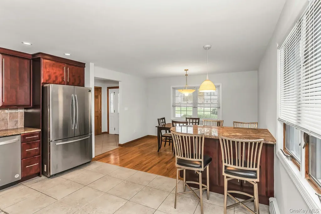 33 Primrose Lane Kings Park NY 11754