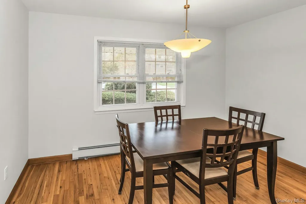 33 Primrose Lane Kings Park NY 11754