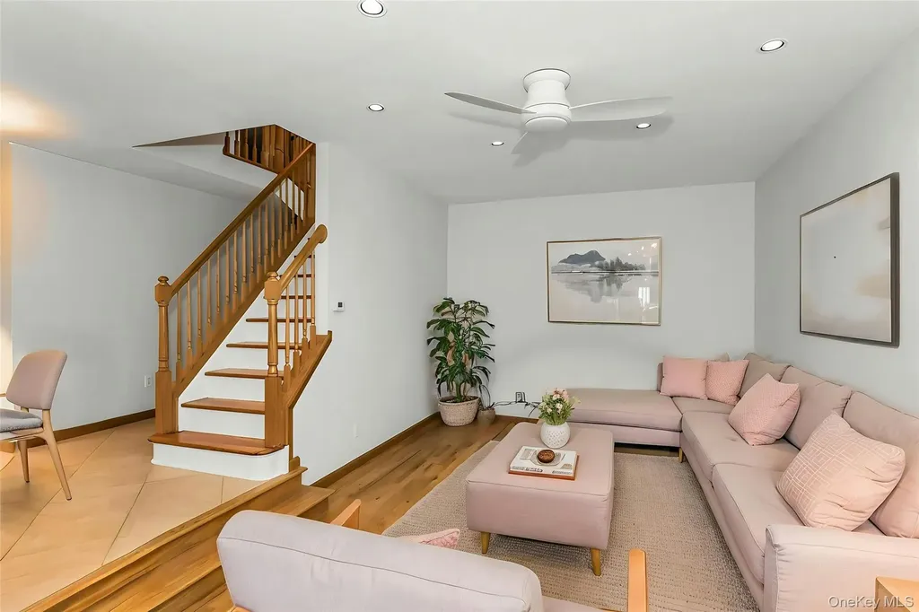 33 Primrose Lane Kings Park NY 11754