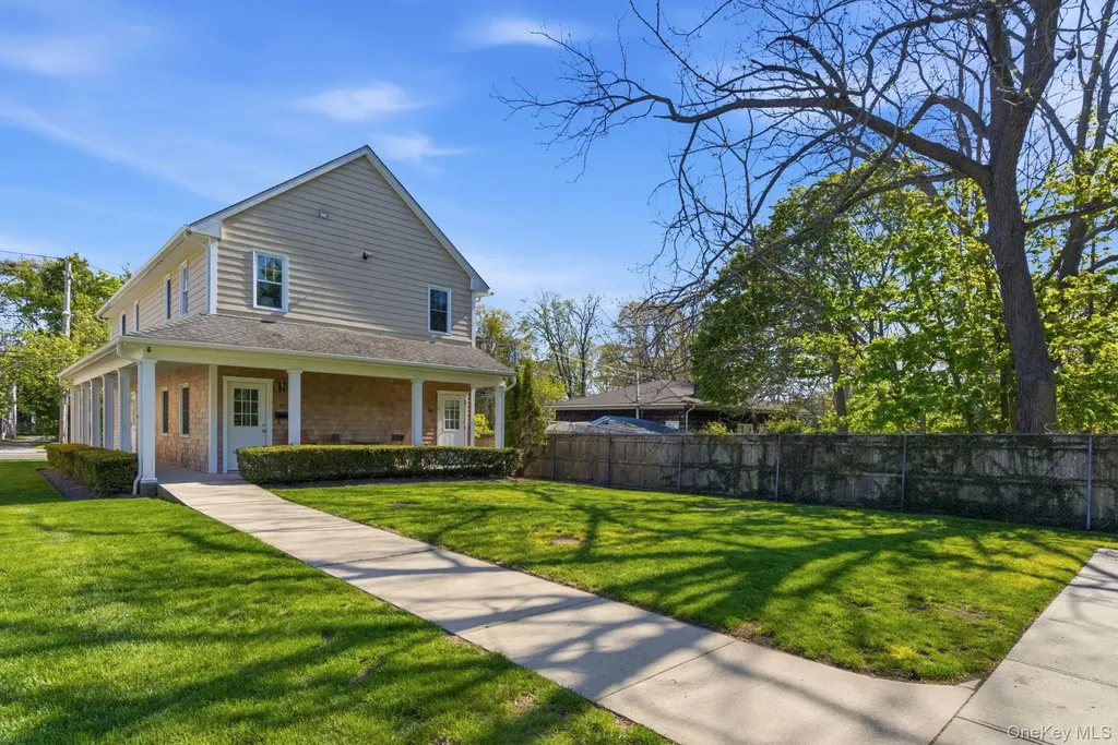 569 Middle Road Bayport NY 11705