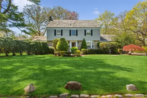 1360 Boxwood Drive W Hewlett Harbor NY 11557