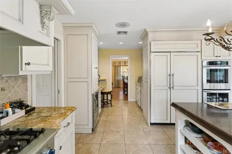 1360 Boxwood Drive W Hewlett Harbor NY 11557