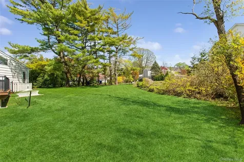 1360 Boxwood Drive W Hewlett Harbor NY 11557
