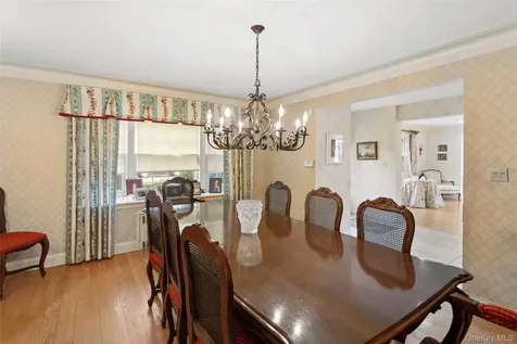 1360 Boxwood Drive W Hewlett Harbor NY 11557