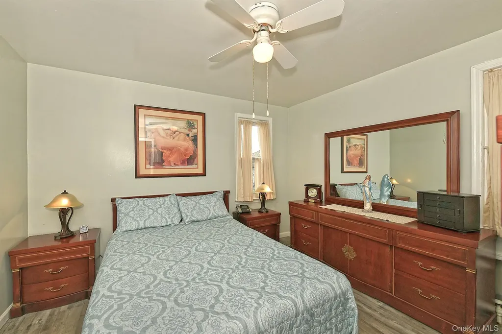 3076 Roxbury Road Oceanside NY 11572