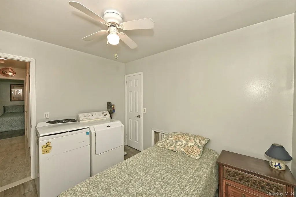 3076 Roxbury Road Oceanside NY 11572