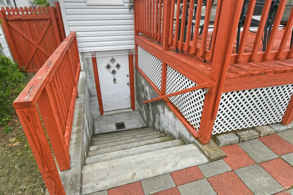 3076 Roxbury Road Oceanside NY 11572
