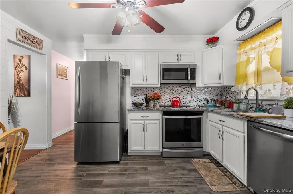 351 Maple Avenue Uniondale NY 11553