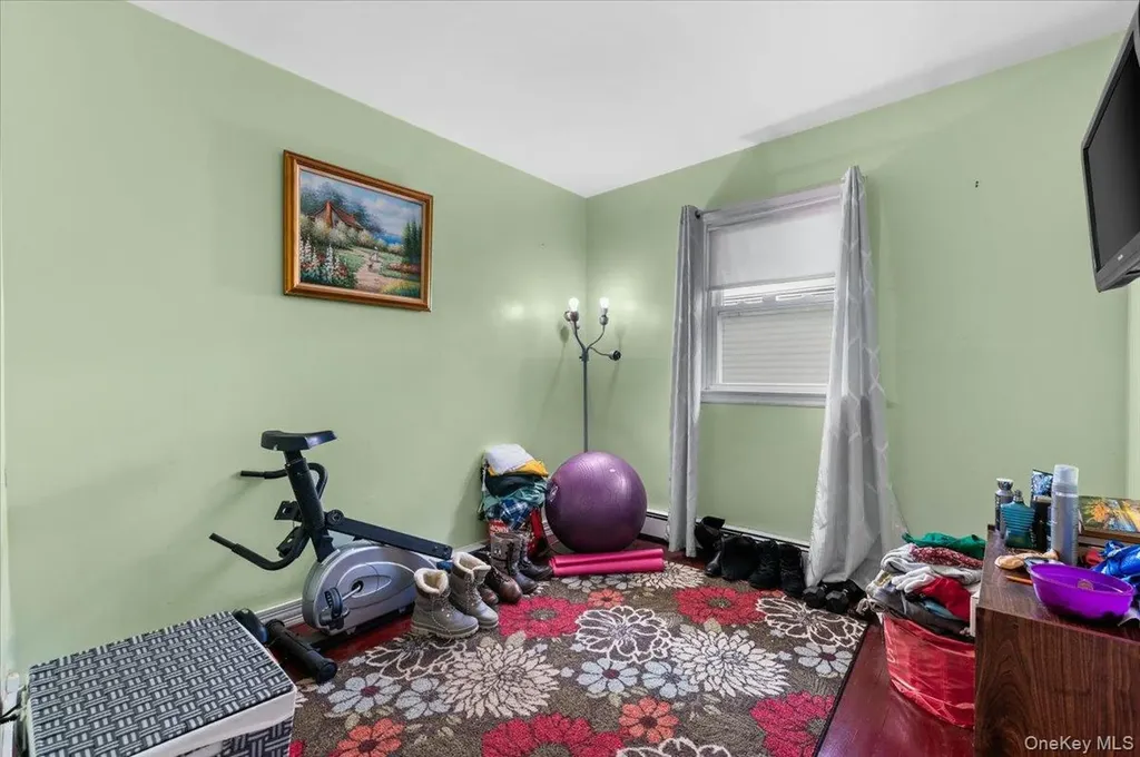 351 Maple Avenue Uniondale NY 11553