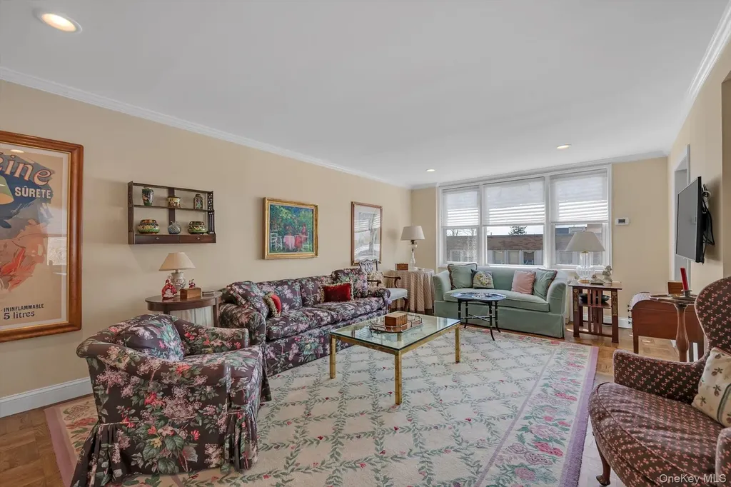 1390 Broadway Hewlett NY 11557