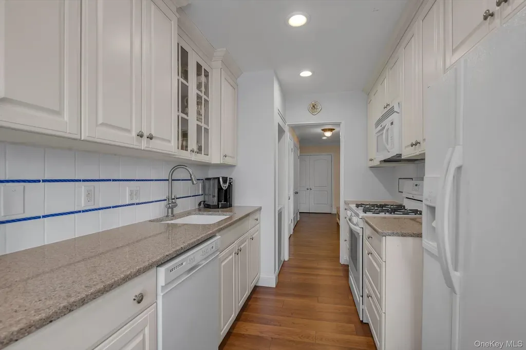 1390 Broadway Hewlett NY 11557