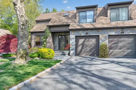 5 Pony Circle Roslyn Heights NY 11577