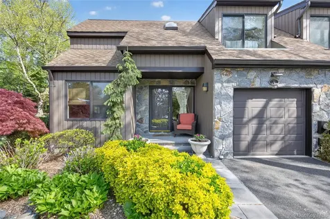 5 Pony Circle Roslyn Heights NY 11577