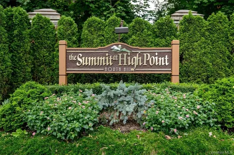 5 Pony Circle Roslyn Heights NY 11577