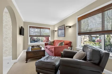 5 Pony Circle Roslyn Heights NY 11577