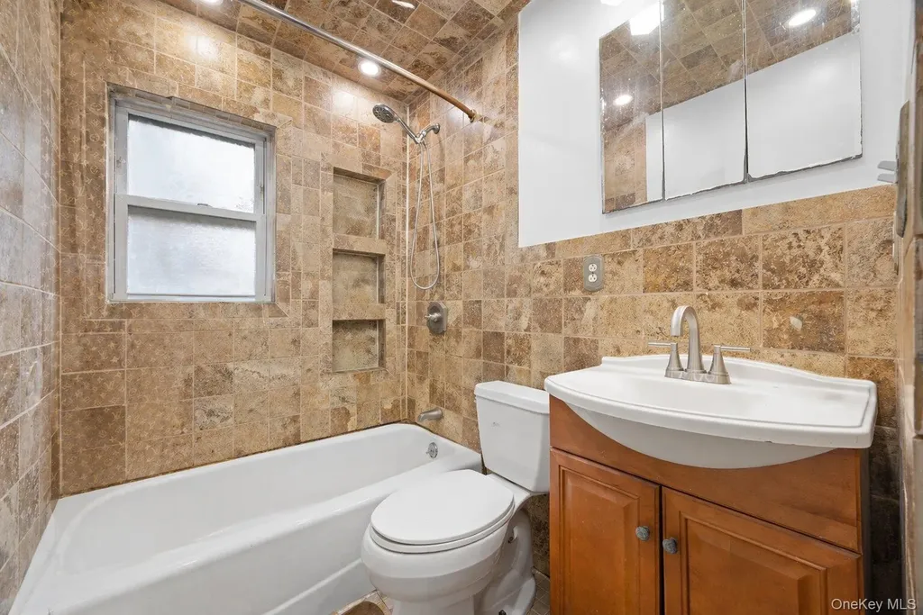 24 Jackson Avenue Elmont NY 11003