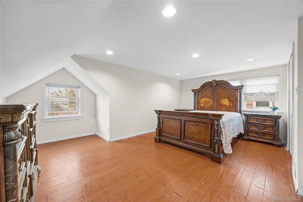 24 Jackson Avenue Elmont NY 11003