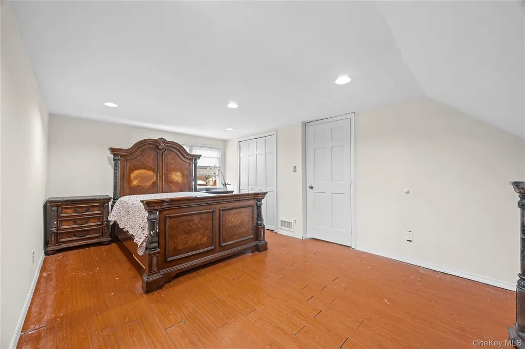24 Jackson Avenue Elmont NY 11003
