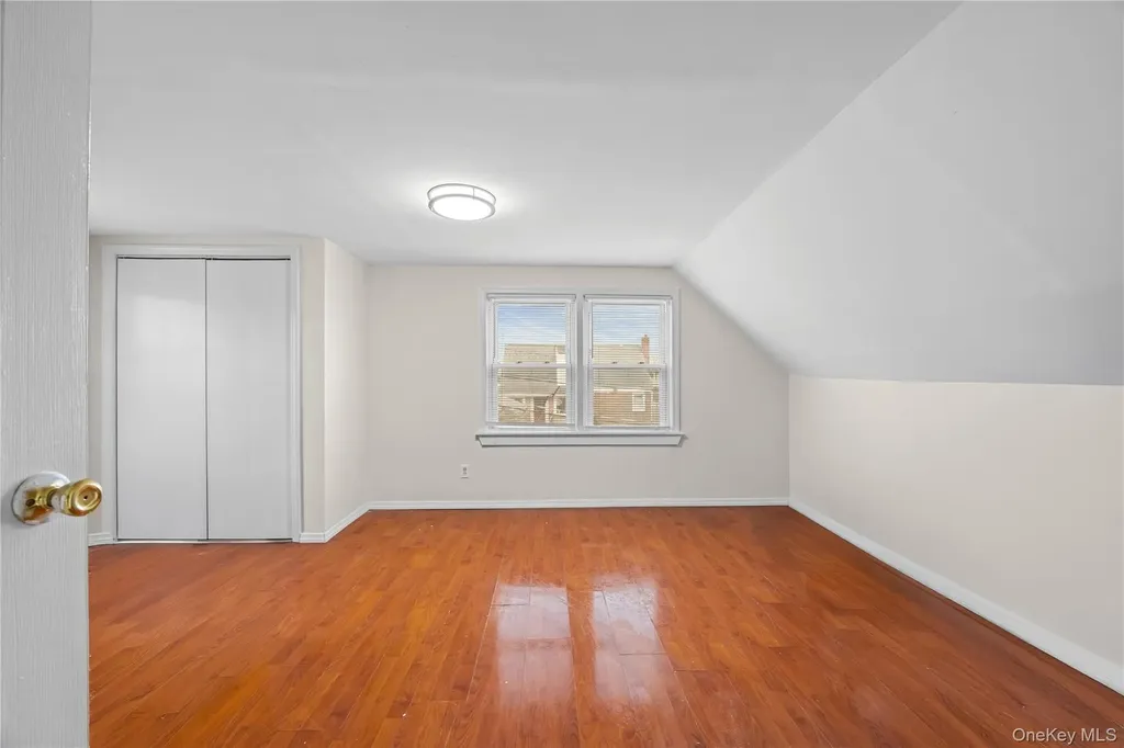 24 Jackson Avenue Elmont NY 11003