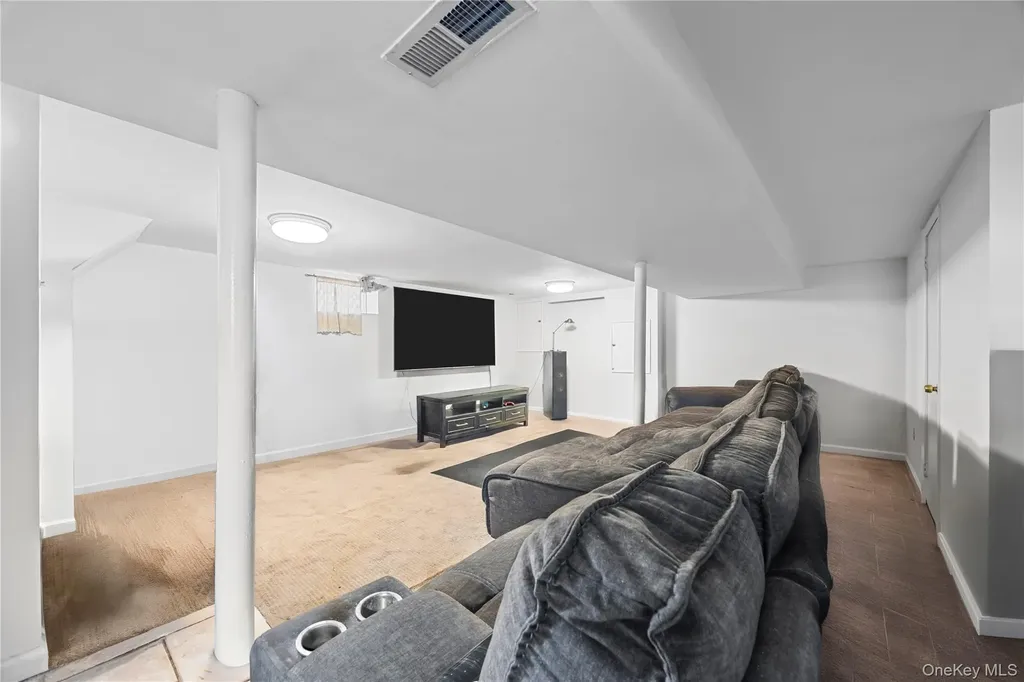 24 Jackson Avenue Elmont NY 11003