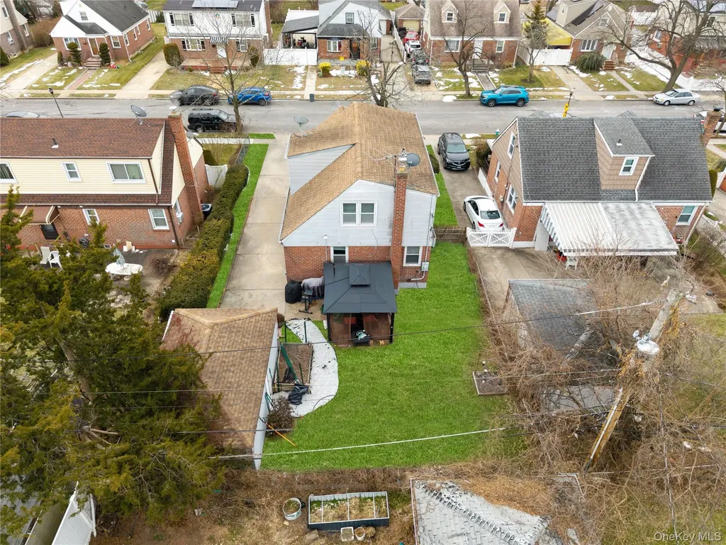 24 Jackson Avenue Elmont NY 11003