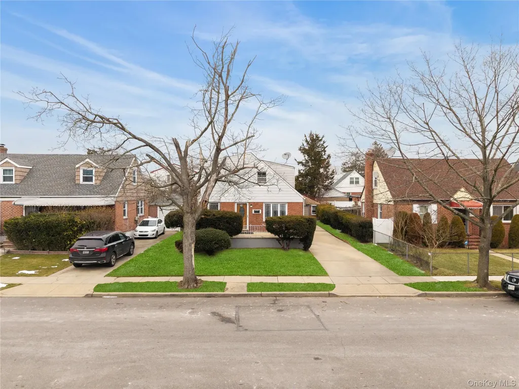 24 Jackson Avenue Elmont NY 11003