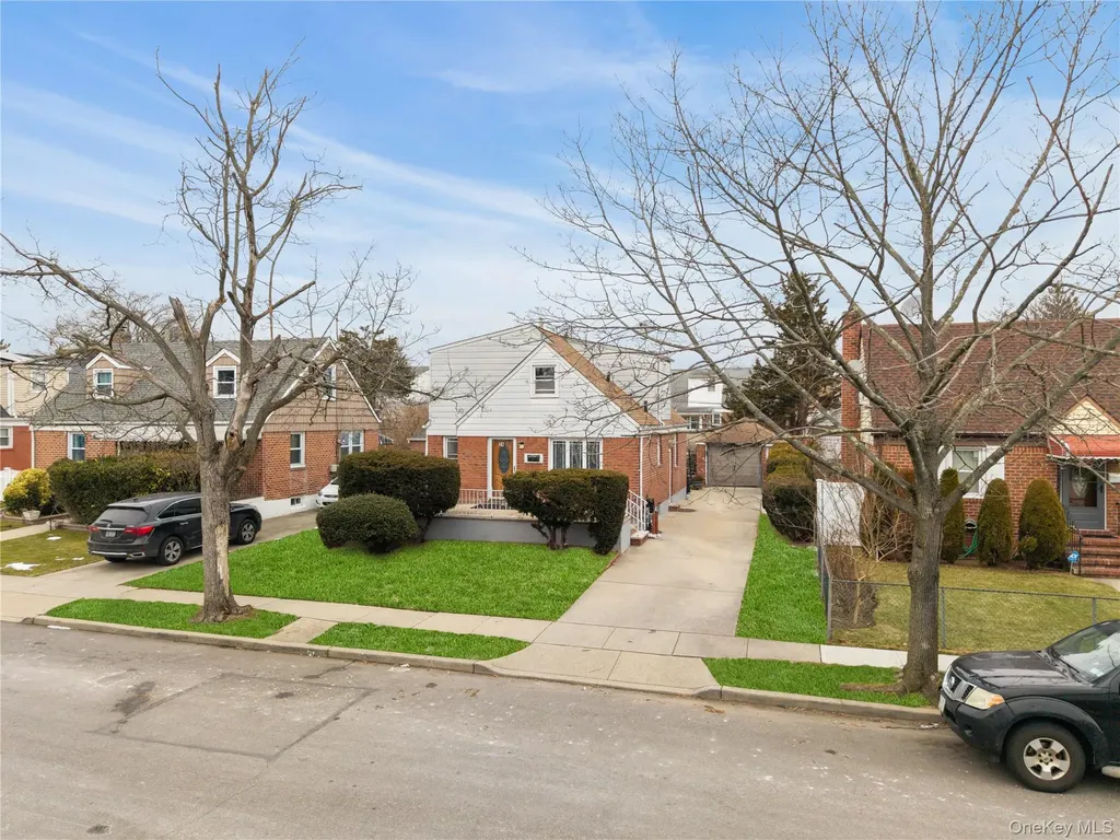 24 Jackson Avenue Elmont NY 11003