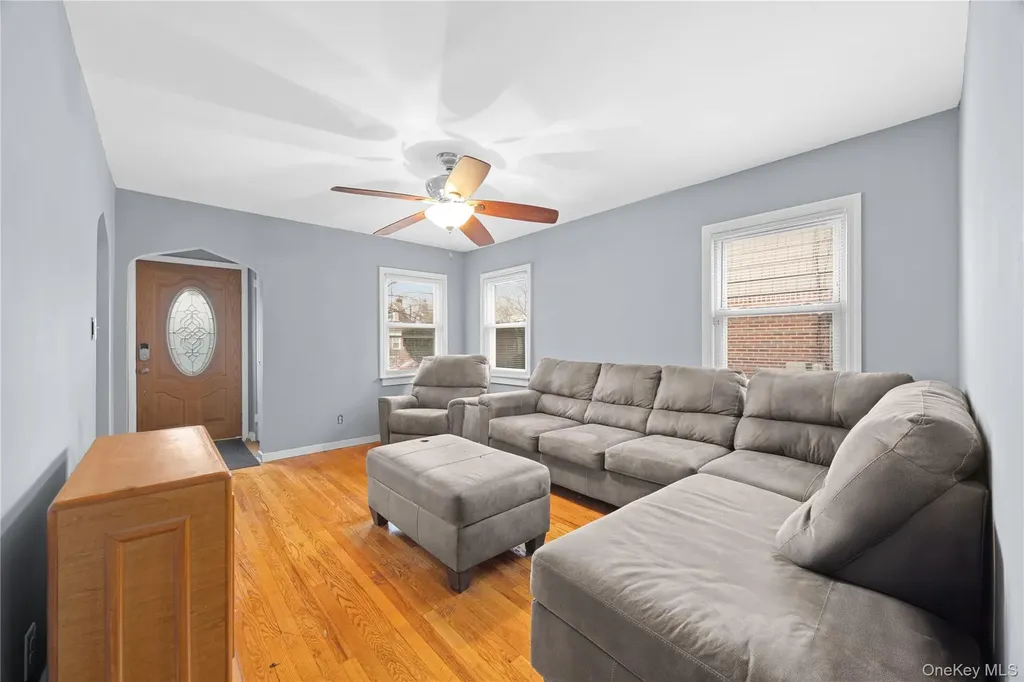 24 Jackson Avenue Elmont NY 11003