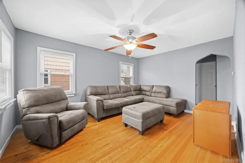 24 Jackson Avenue Elmont NY 11003