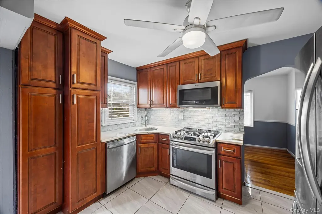 24 Jackson Avenue Elmont NY 11003