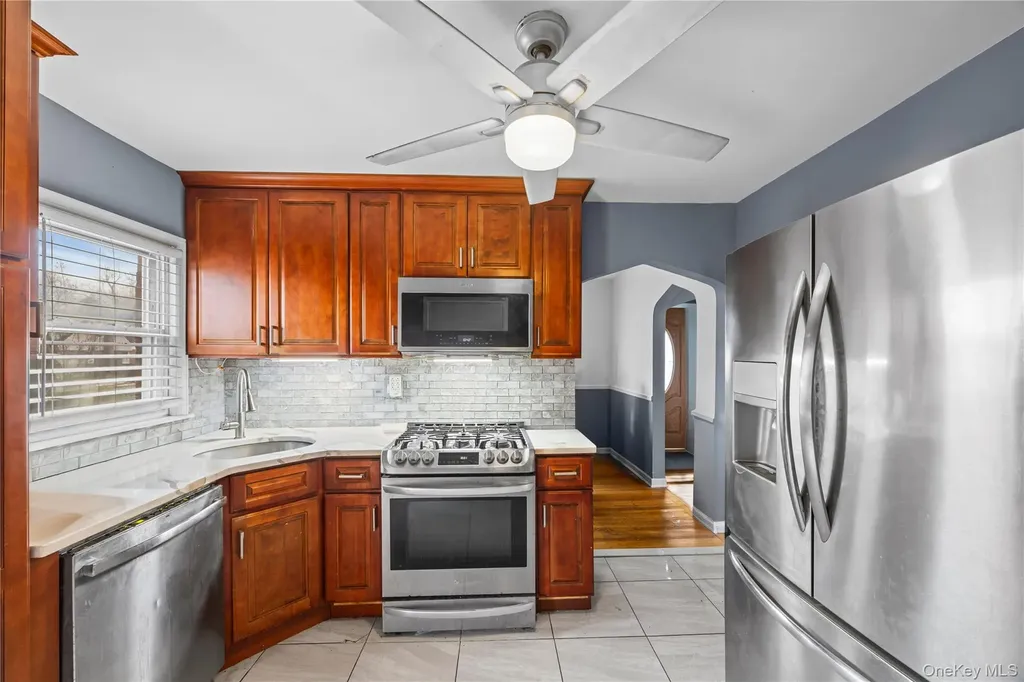 24 Jackson Avenue Elmont NY 11003