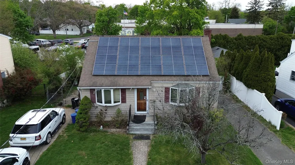 11 Cortelyou Street W Huntington Station NY 11746