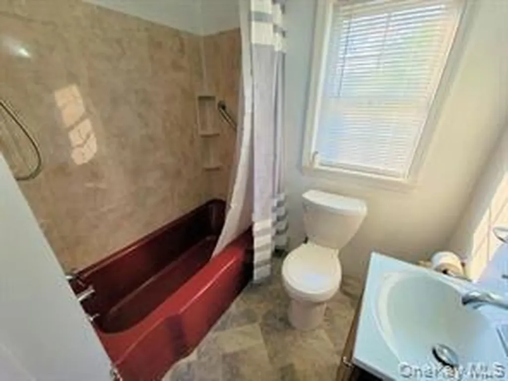 11 Cortelyou Street W Huntington Station NY 11746