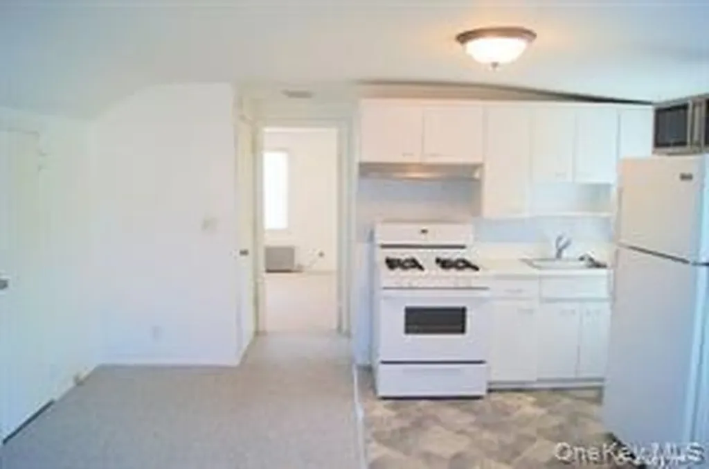 11 Cortelyou Street W Huntington Station NY 11746