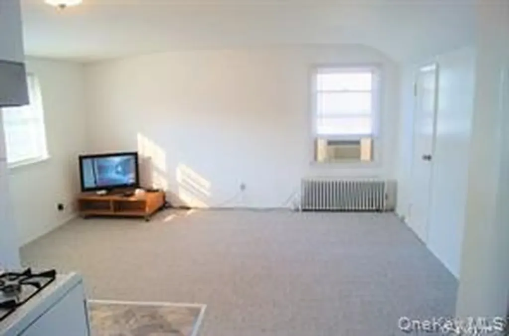 11 Cortelyou Street W Huntington Station NY 11746