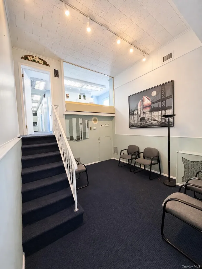 85 Hillside Avenue Williston Park NY 11596