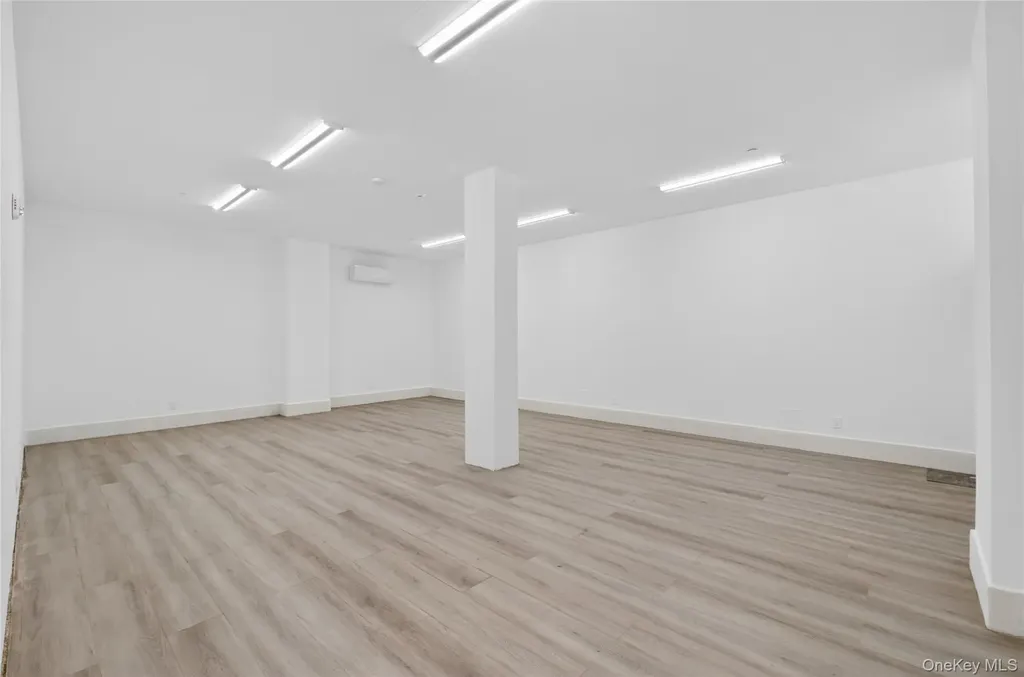 142-18 32 Avenue Flushing NY 11354
