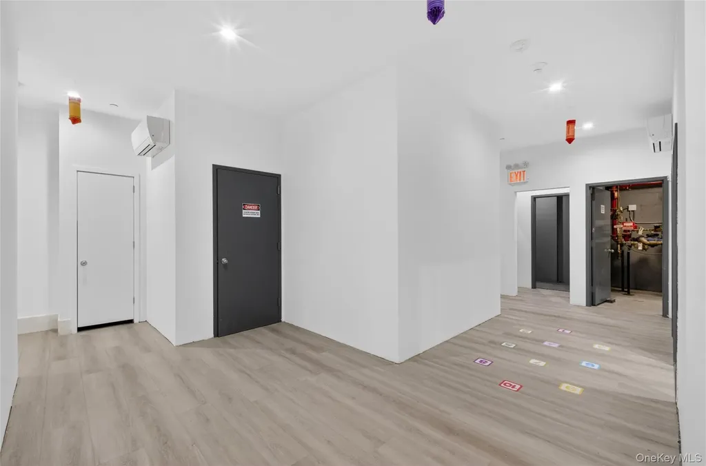 142-18 32 Avenue Flushing NY 11354