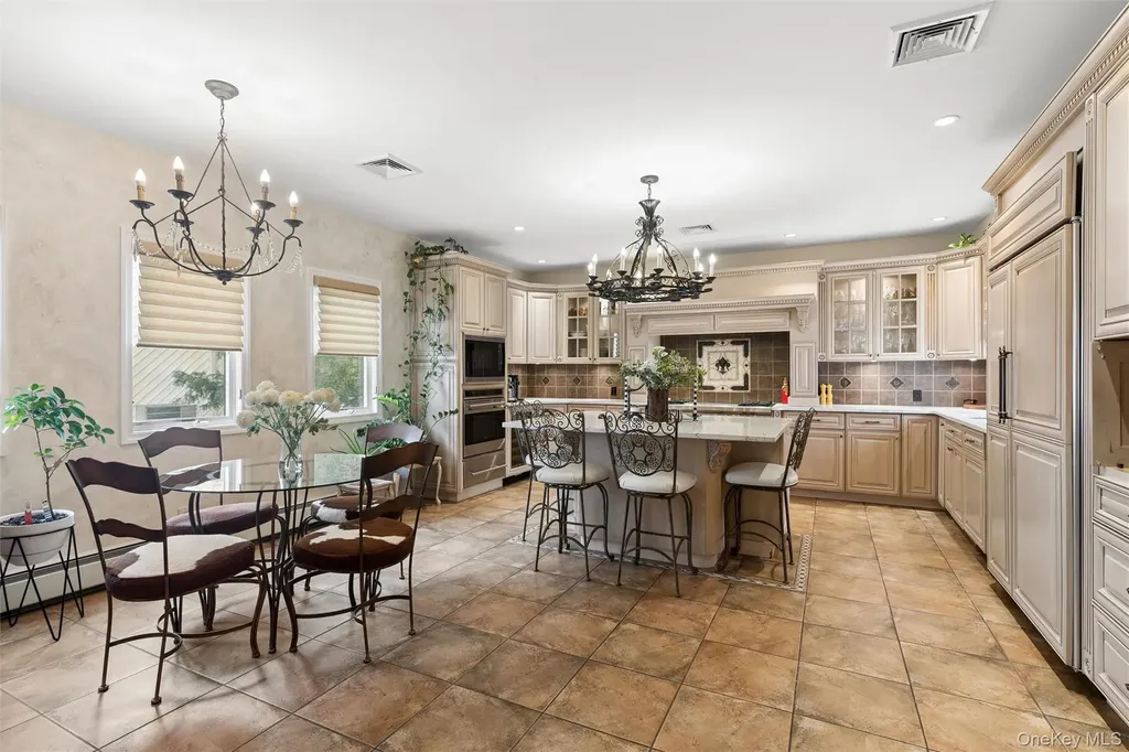 2064 Oliver Way Merrick NY 11566