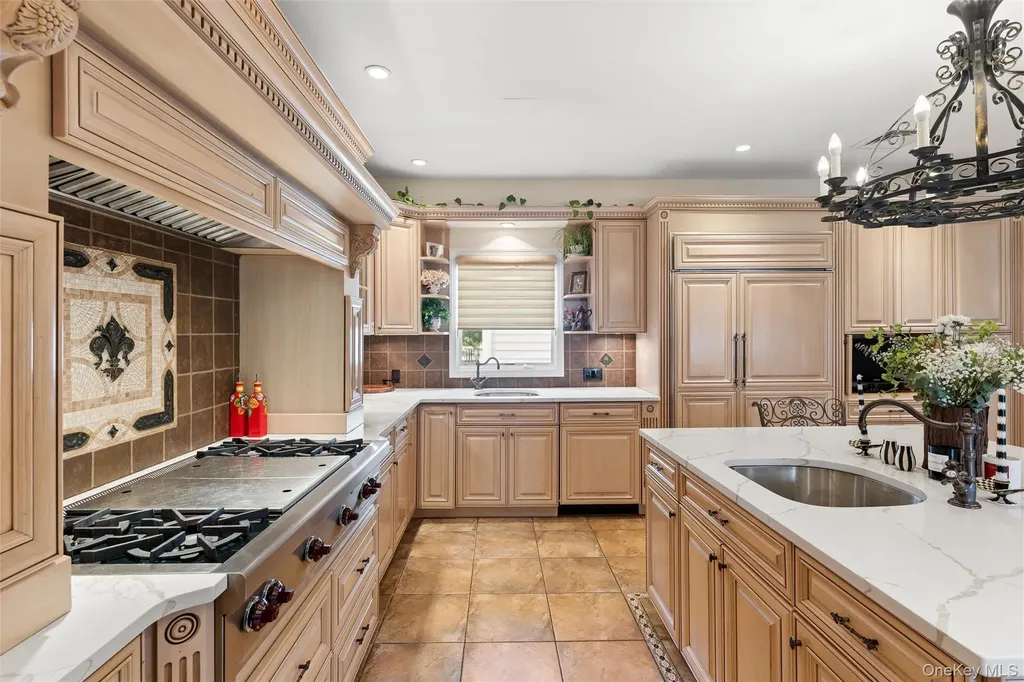 2064 Oliver Way Merrick NY 11566